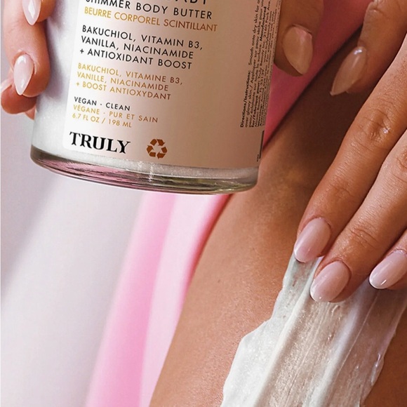 ☀️ TRULY BEAUTY Vanilla Baby Shimmer Body Butter 6.7 Oz - Picture 3 of 3